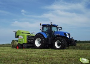 New Holland T7.220 & Rollant 350