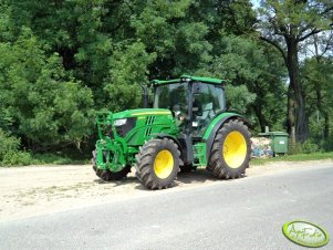 John Deere 6105R.