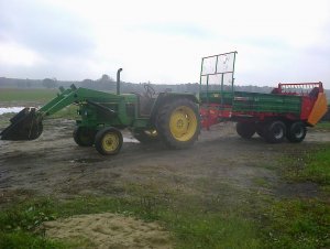 John Deere 2140 + Warfama