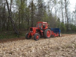 MTZ 82 + agregat uprawowo-siewny