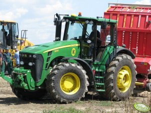 John Deere 8330 + przyczepa samozbierająca