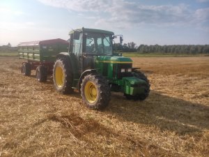 John Deere 6210