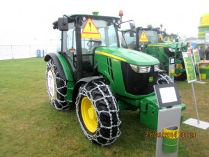 John Deere 5115M