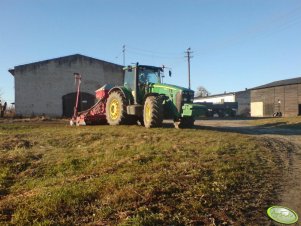 John Deere 8330