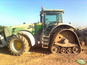 John Deere 8530