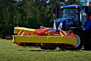 New Holland T7.185 +  Pöttinger Alpha Motion