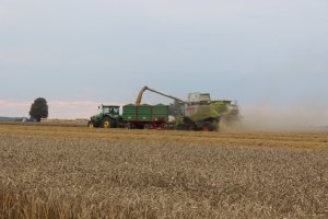 Claas Lexion 760 TT & John Deere 8330