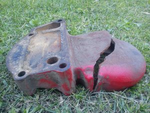 MF 440 Część układu chłodzenia