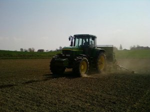 John Deere 7710 + Amazone Ad 303