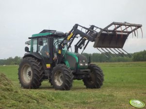 Valtra A83 & Stoll F15