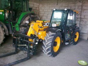 JCB 527