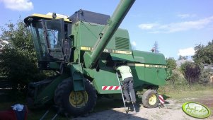 John Deere 1075