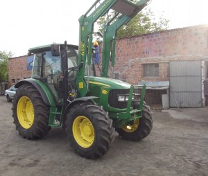 John Deere 5100M