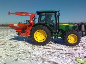 John Deere 5090M & Kuhn Levsak + Rauch MDS 19.1