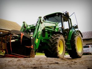 John Deere 6330