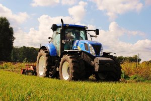 New Holland T7030