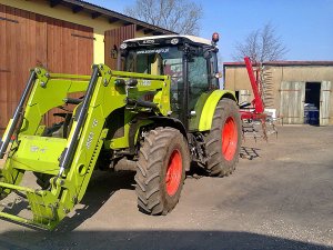 Claas Axos 330Cl