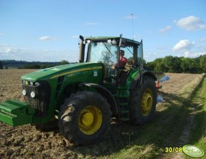 John Deere 8130