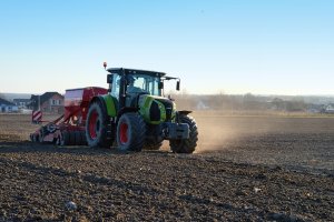 Claas Arion 640 + Horsch Pronto 3 DC