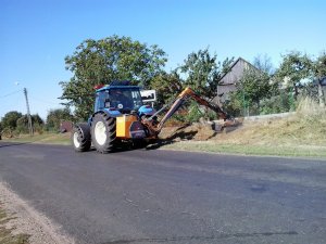 New Holland T 5060 + Kosiarka do poboczy