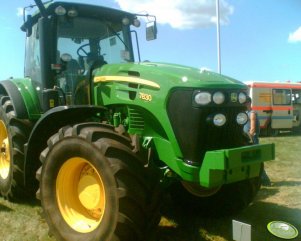 John Deere 7830