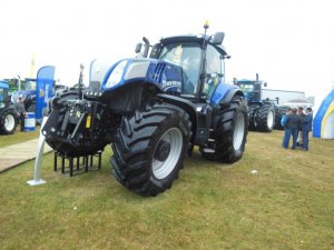 New Holland T8 420