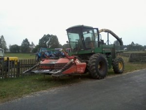 John Deere 5830