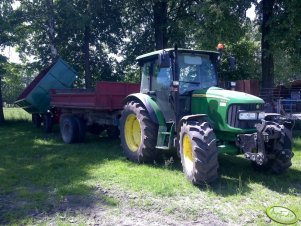 John Deere 5100R + Przyczepy