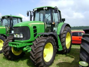 John Deere 7430