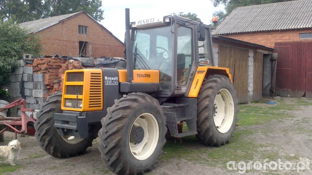 Zdjęcie Traktor Renault 133.14 #512051 - Galeria Rolnicza Agrofoto