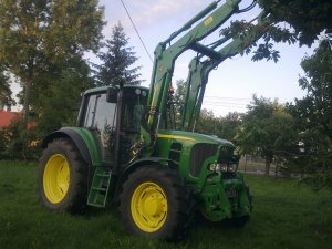 John Deere 6530