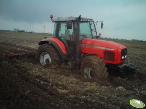 Massey Ferguson 8210