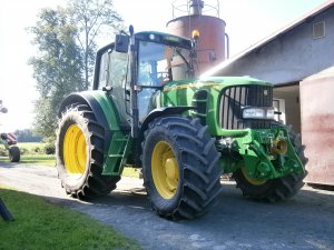 John Deere 6930