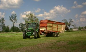 John Deere 5100r & Krone-Turbo 500