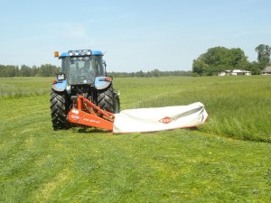 New Holland TD 5050 + Kuhn 2,60m