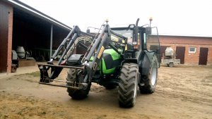 Deutz-Fahr Agrofarm 85 & Stoll Robust F15