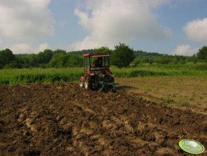 Władimirec T-25 & pług obrotowy