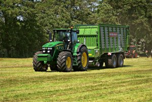 John Deere 7930 + Bergmann Carex