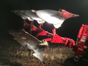 Pług Vogel & Noot - zerwany kołek