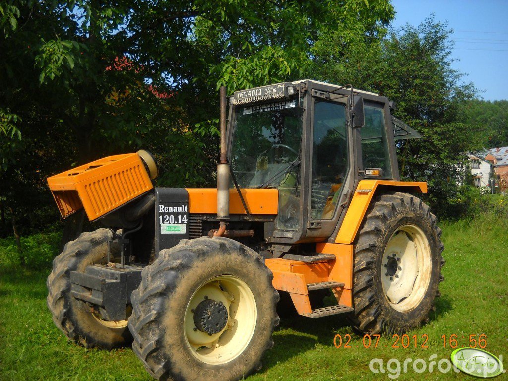 Zdjęcie Traktor Renault 120.14 Id:374115 - Galeria Rolnicza Agrofoto