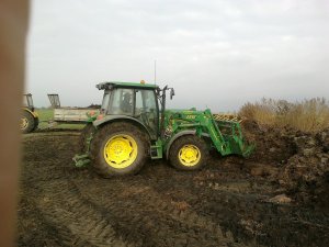 John Deere 5100M