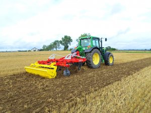 John Deere 6630 + Poettinger Synkro