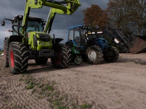 Claas Axos 340 CX, Pronar 82 SA