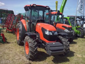 Kubota M7060