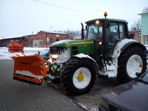 John Deere 6930