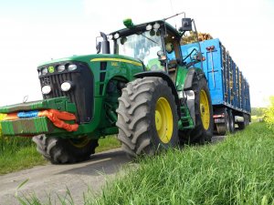 John Deere 8430