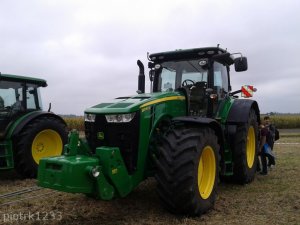 John Deere 8370R