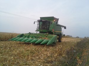 John Deere T560 HM akcja kukurydza