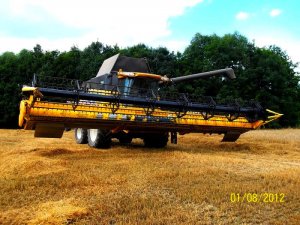 New Holland CR9090