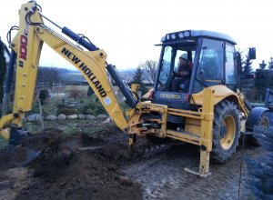 New Holland B100C